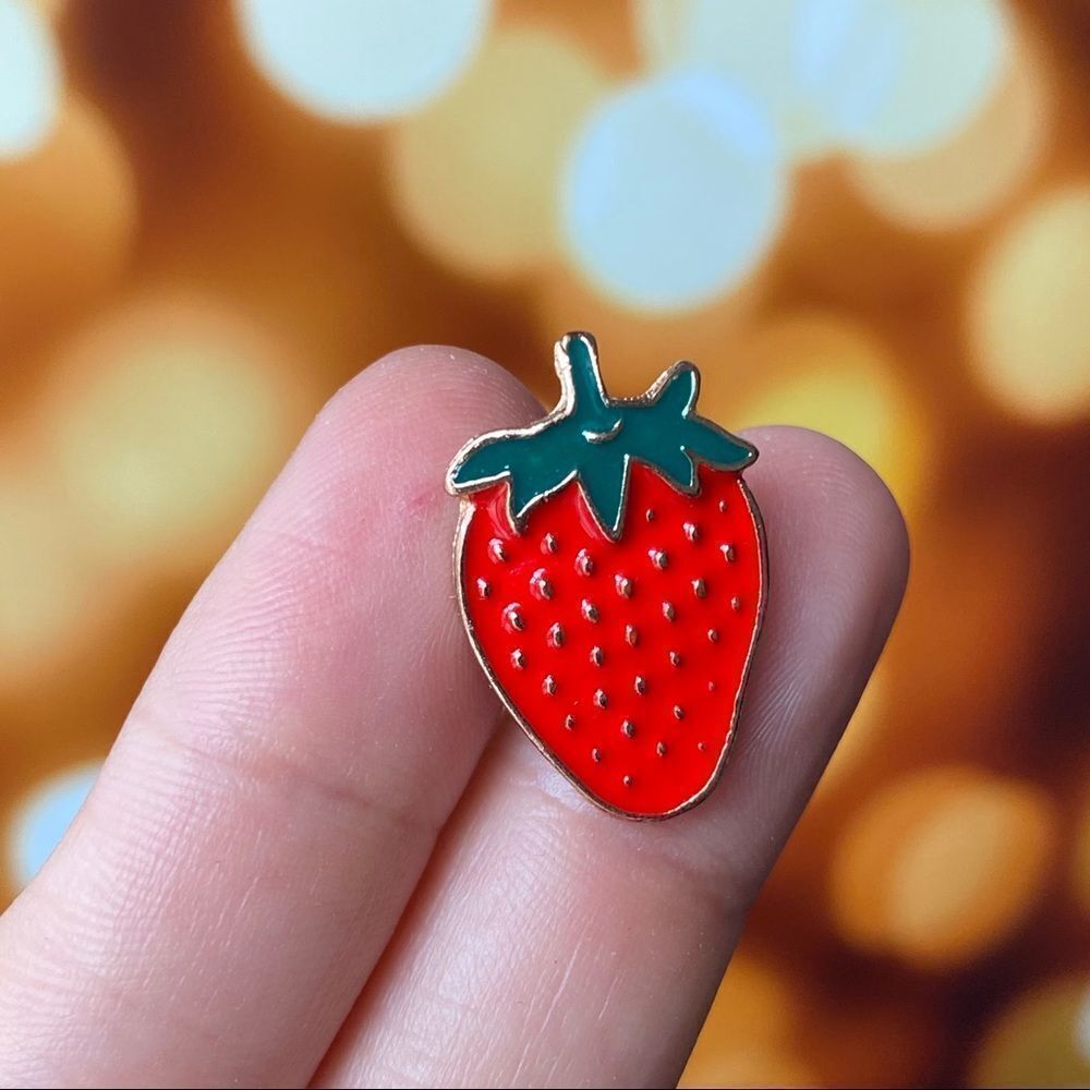 Strawberry 🍓 Enamel Pin/ Brooch Lapel